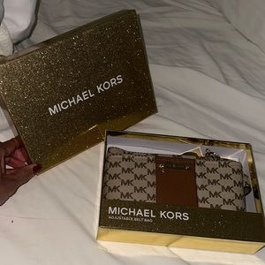MICHAEL KORS adjustable belt bag